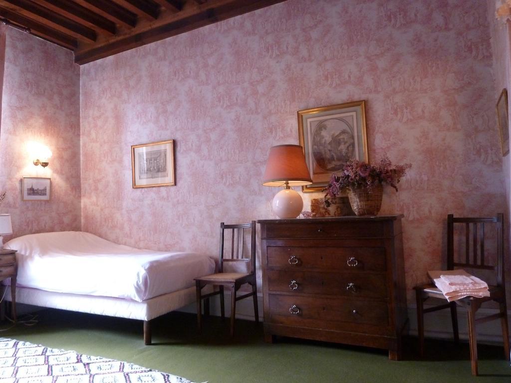 Hotes De Montboulan Salbris Room photo